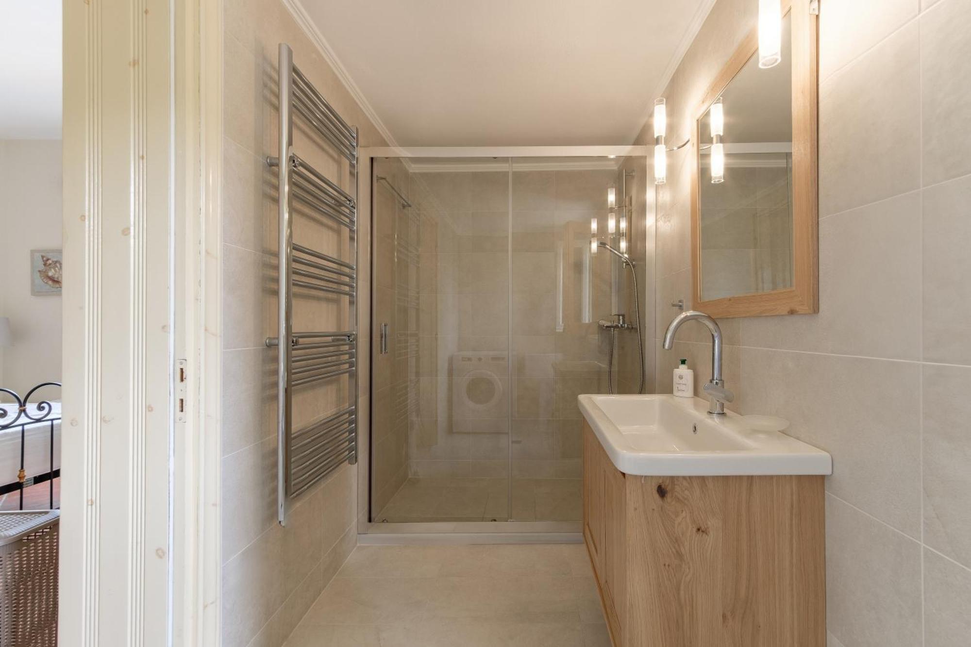 Anemelia By Rodostamo Collection Kassiopi