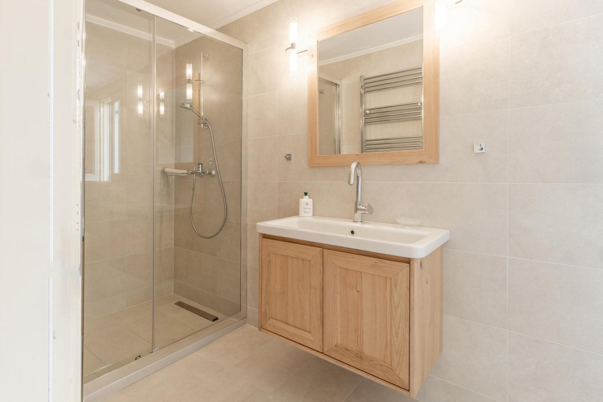 Anemelia By Rodostamo Collection Kassiopi